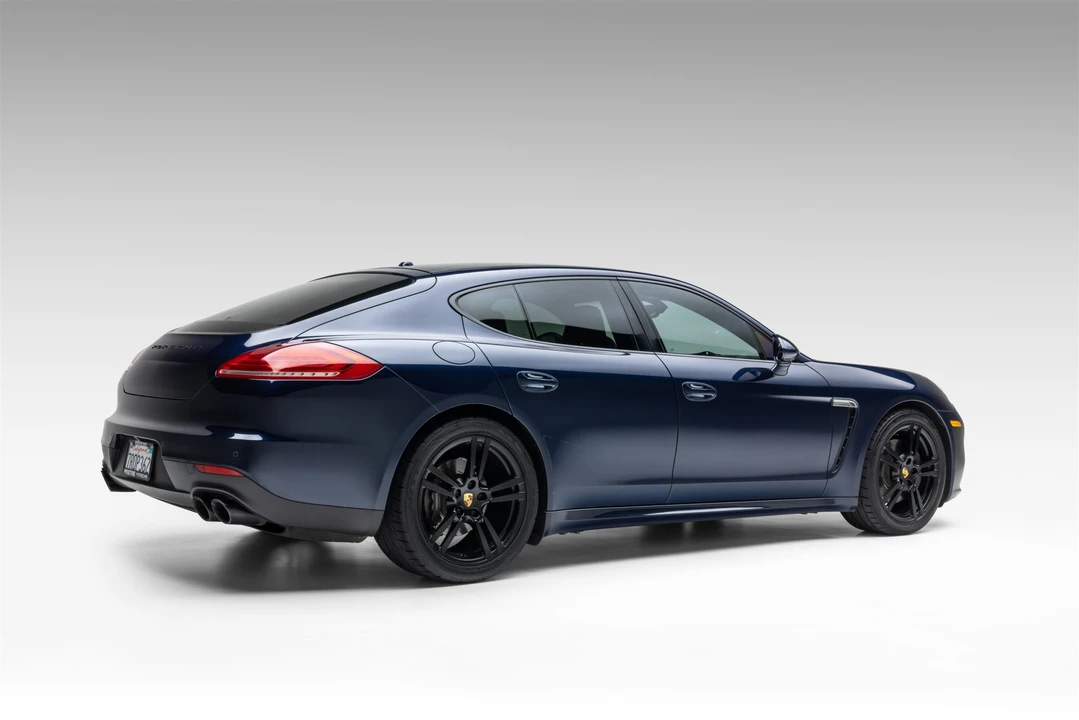 2016 Porsche 970 Panamera - Image 10 of 31
