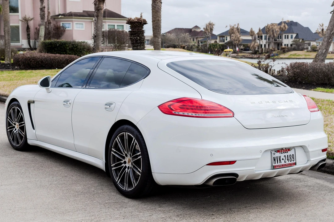 2016 Porsche 970 Panamera - Image 4 of 31
