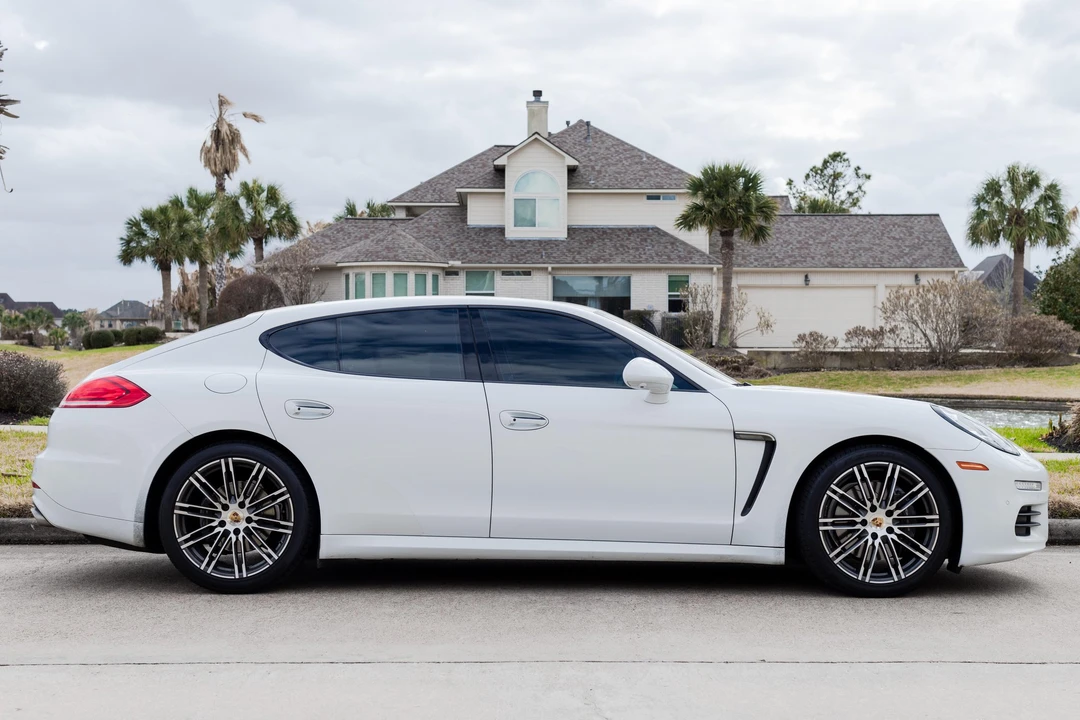 2016 Porsche 970 Panamera - Image 3 of 31