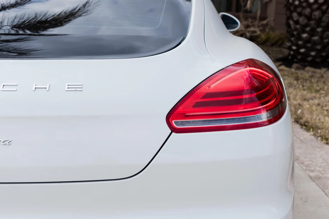 2016 Porsche 970 Panamera - Image 25 of 31
