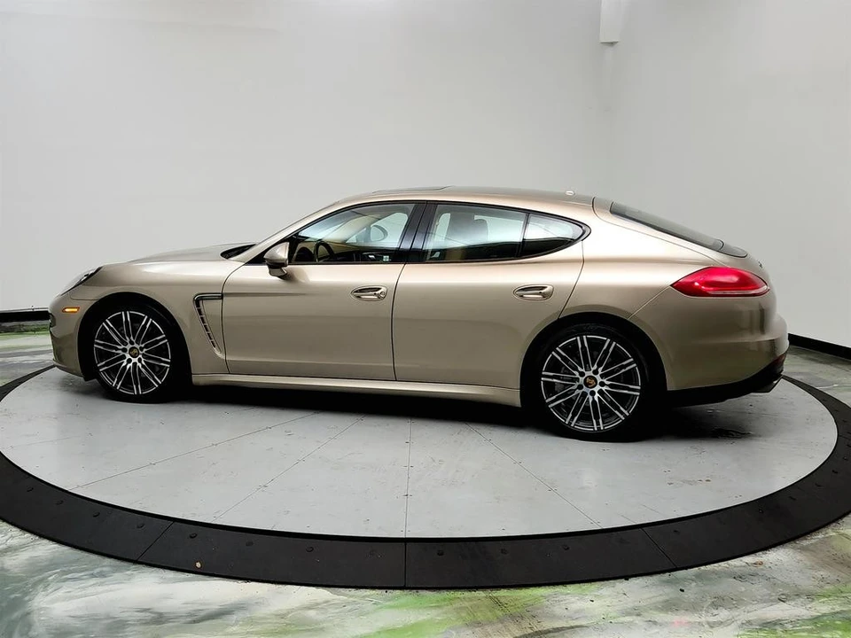 2016 Porsche 970 Panamera - Image 8 of 12