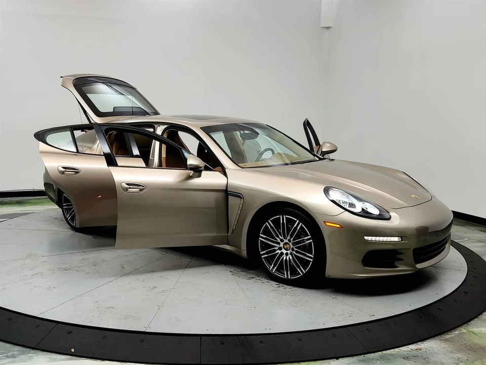 2016 Porsche 970 Panamera - Image 10 of 12