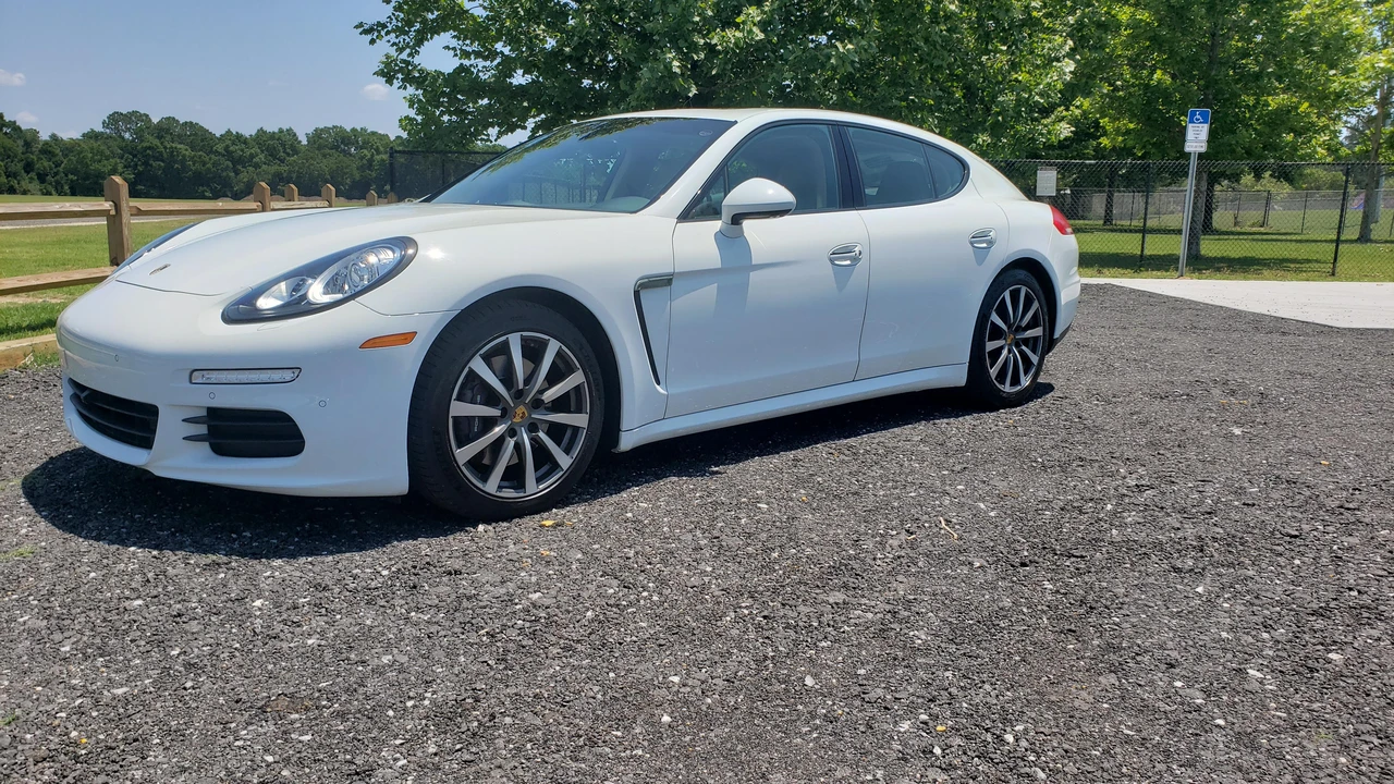 2016 Porsche 970 Panamera - Image 10 of 31
