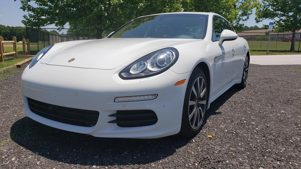2016 Porsche 970 Panamera - Image 27 of 31