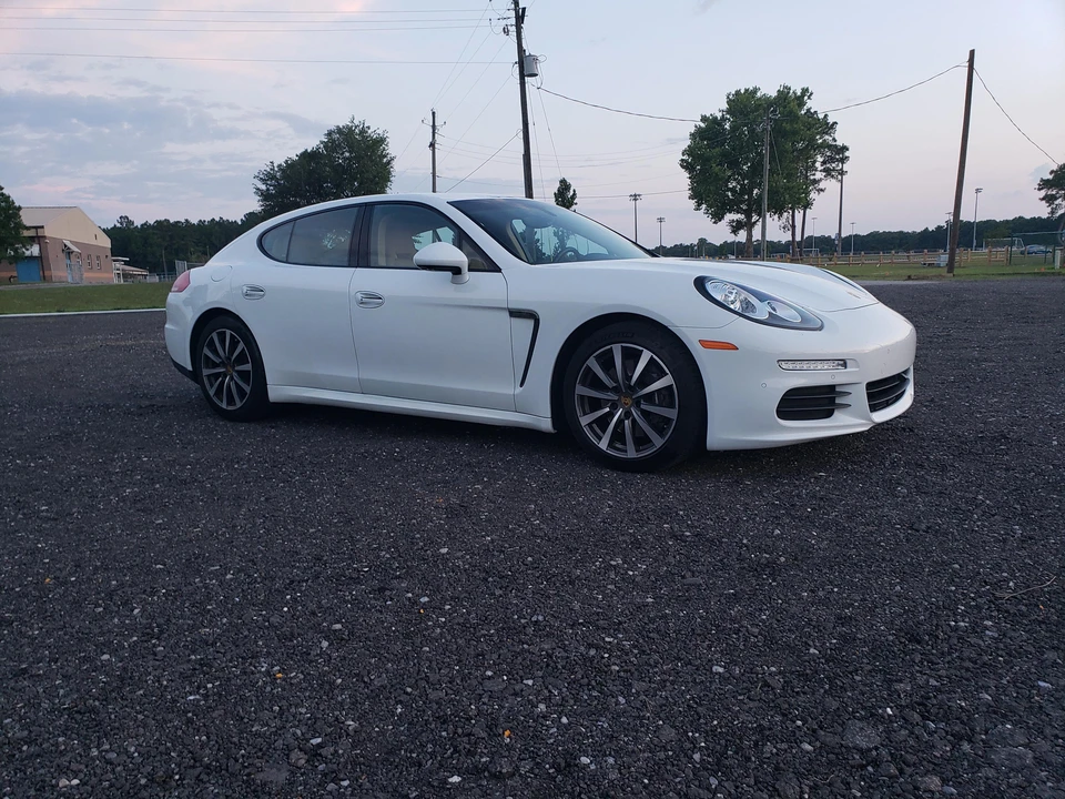 2016 Porsche 970 Panamera - Image 19 of 31