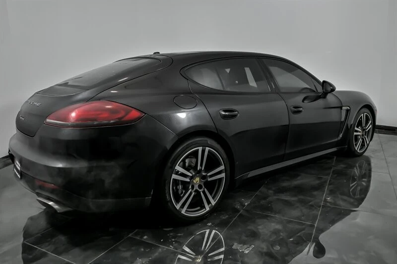 2016 Porsche 970 Panamera - Image 9 of 21