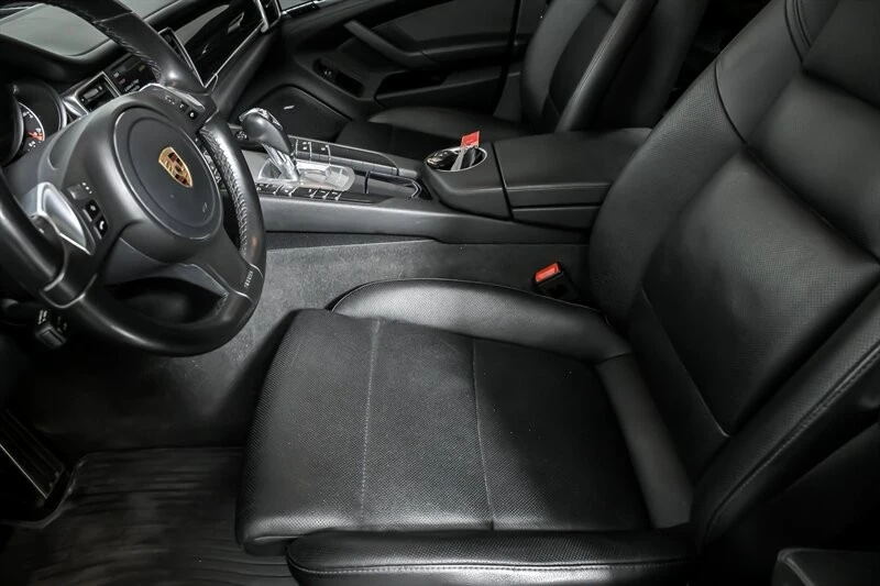 2016 Porsche 970 Panamera - Image 18 of 21