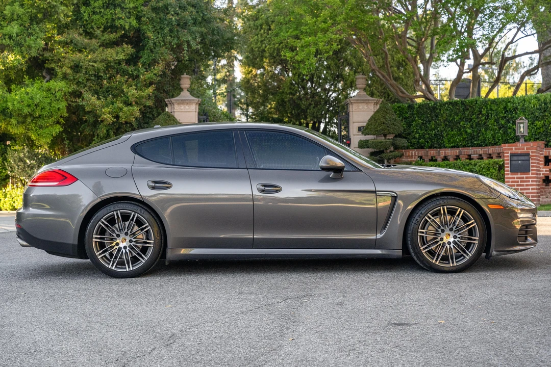 2016 Porsche 970 Panamera - Image 8 of 31