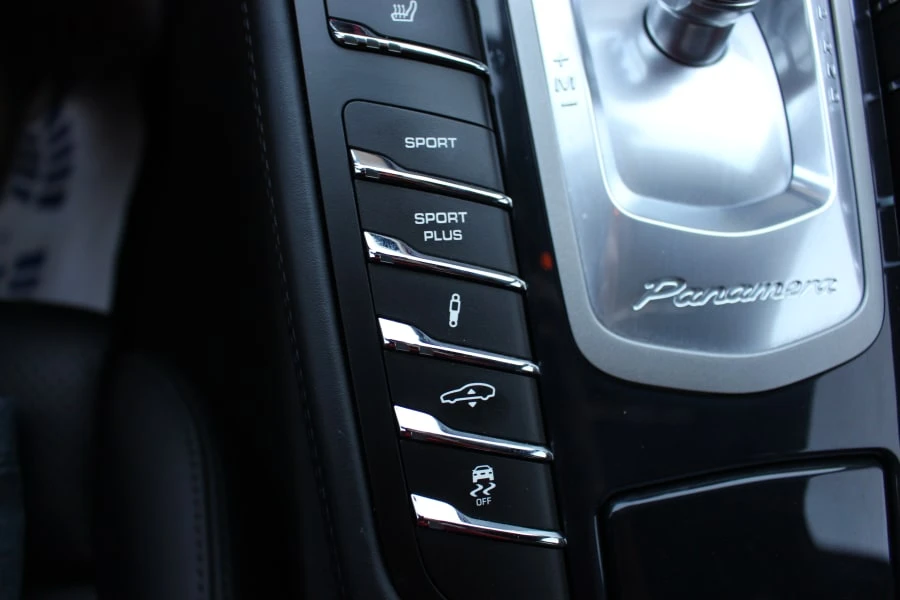 2016 Porsche 970 Panamera GTS - Image 27 of 31
