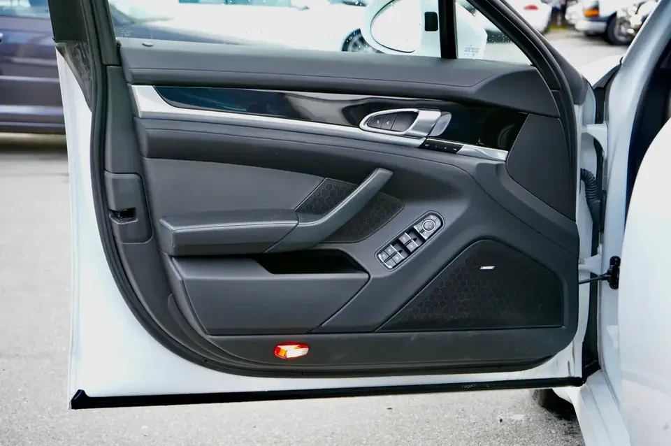 2016 Porsche 970 Panamera S - Image 15 of 20