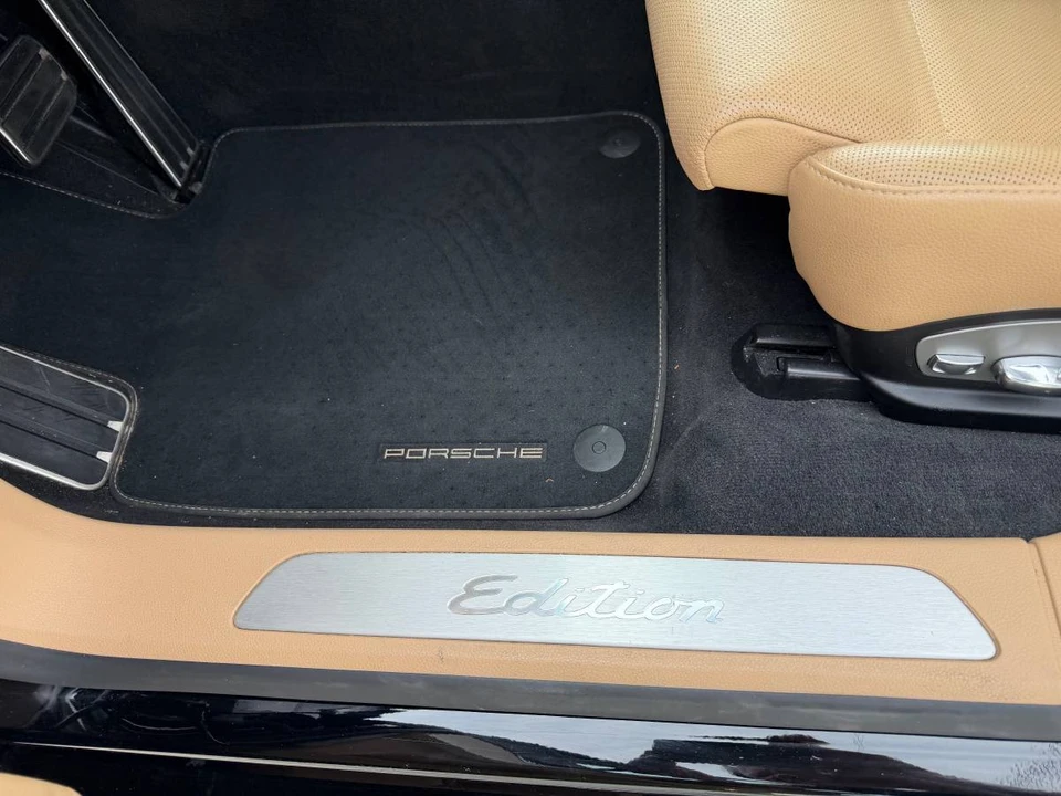 2016 Porsche Panamera - Image 16 of 23
