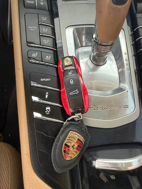 2016 Porsche Panamera - Image 11 of 20