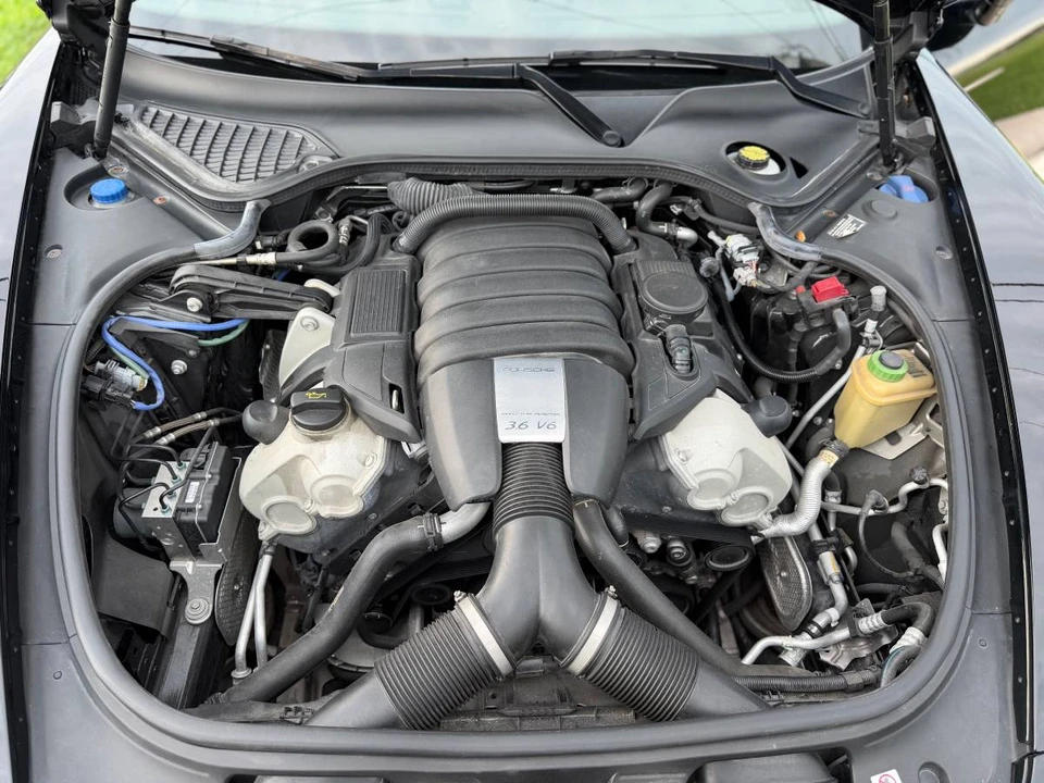 2016 Porsche Panamera - Image 18 of 23