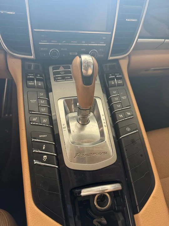 2016 Porsche Panamera - Image 10 of 20