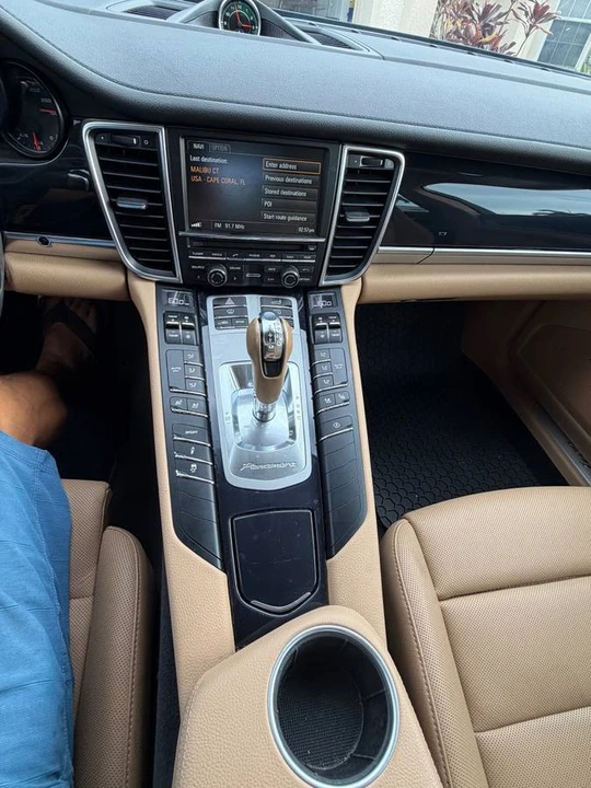 2016 Porsche Panamera - Image 21 of 23