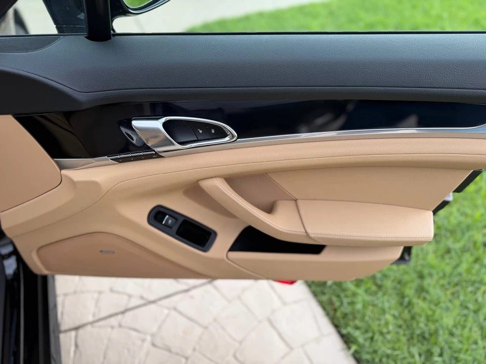 2016 Porsche Panamera - Image 19 of 23