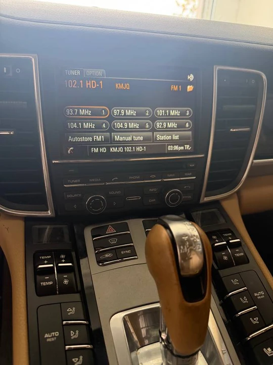 2016 Porsche Panamera - Image 14 of 20