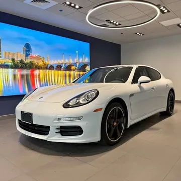 2016 Porsche Panamera 4