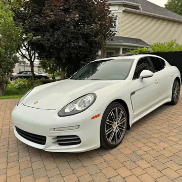 2016 Porsche Panamera 4 Platinum Edition