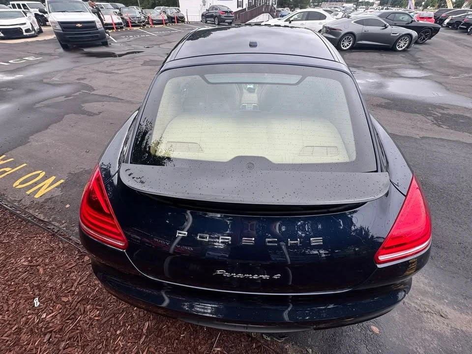 2016 Porsche Panamera - Image 10 of 20