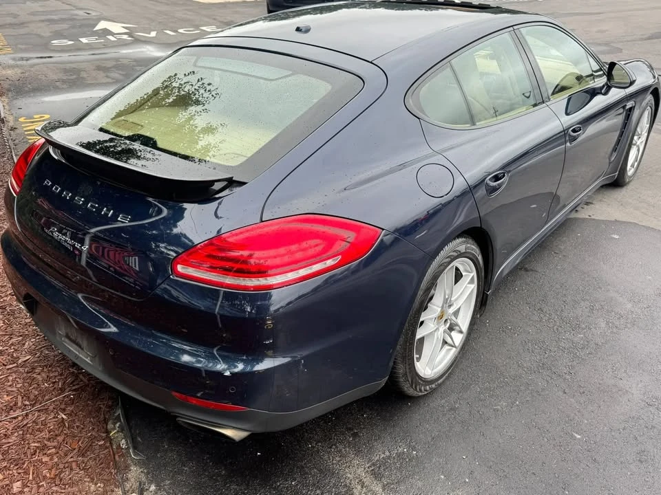 2016 Porsche Panamera - Image 17 of 20