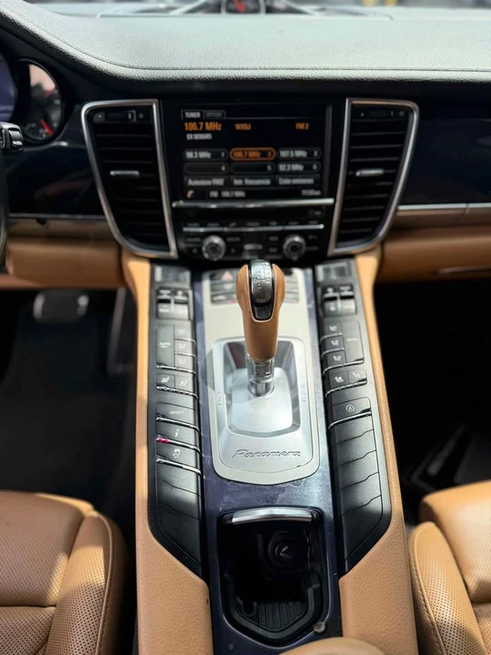 2016 Porsche Panamera - Image 11 of 12
