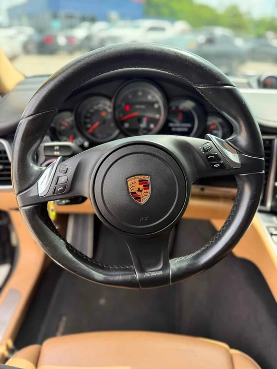 2016 Porsche Panamera - Image 12 of 12