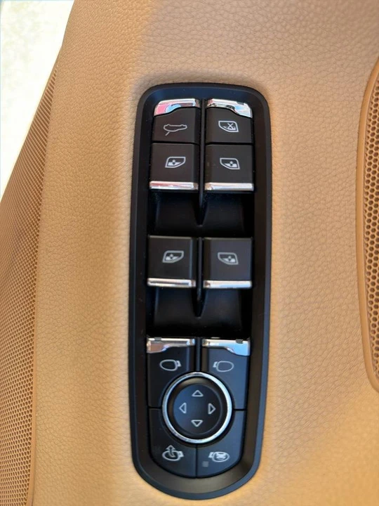 2016 Porsche 970 Panamera - Image 18 of 20