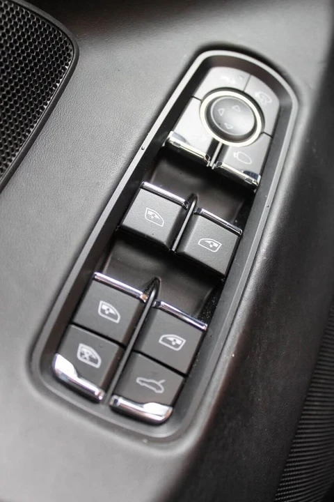 2016 Porsche Panamera - Image 11 of 20