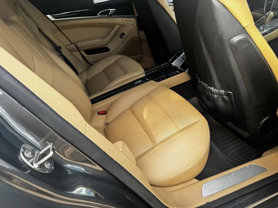 2016 Porsche Panamera - Image 13 of 14