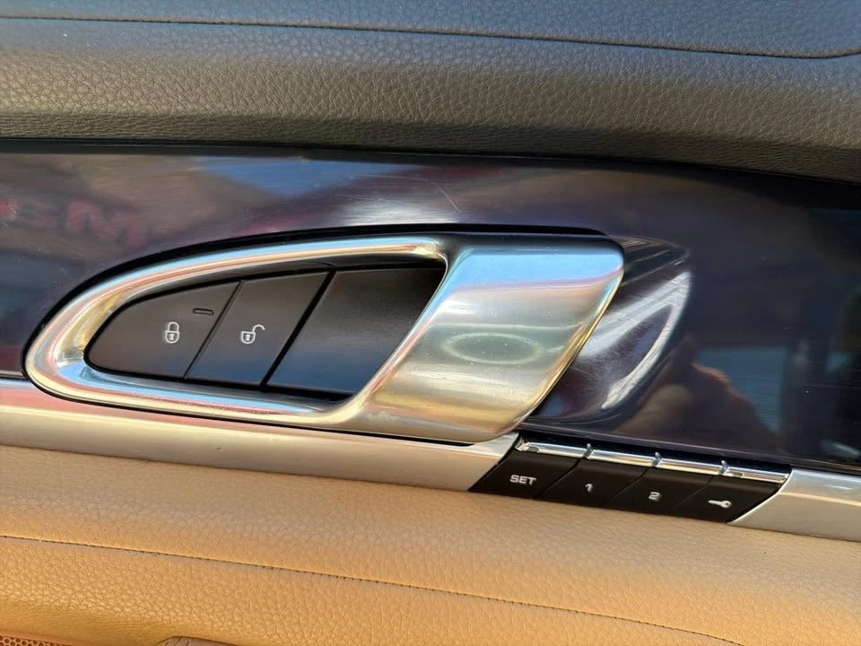 2016 Porsche 970 Panamera - Image 19 of 20