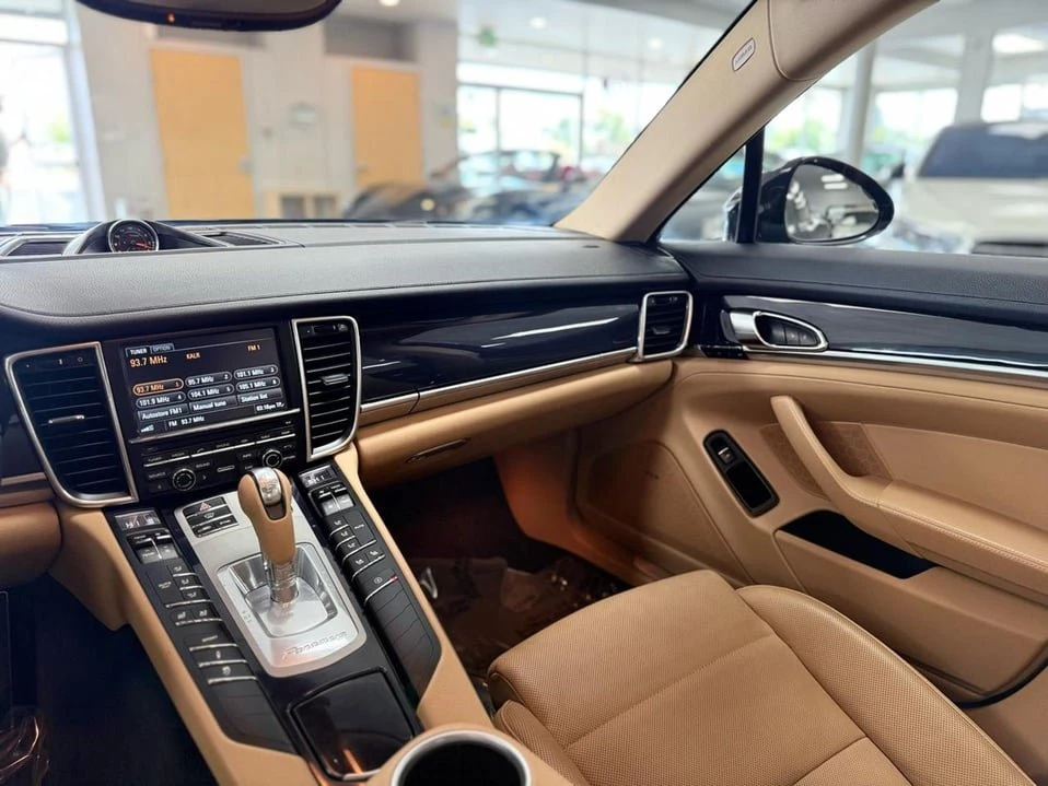 2016 Porsche Panamera - Image 15 of 20