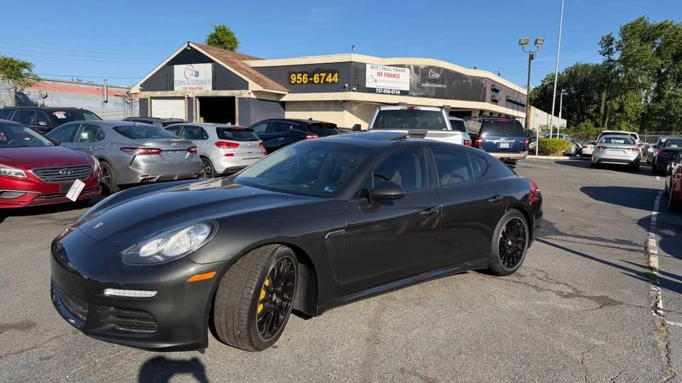 2016 Porsche Panamera - Image 9 of 20