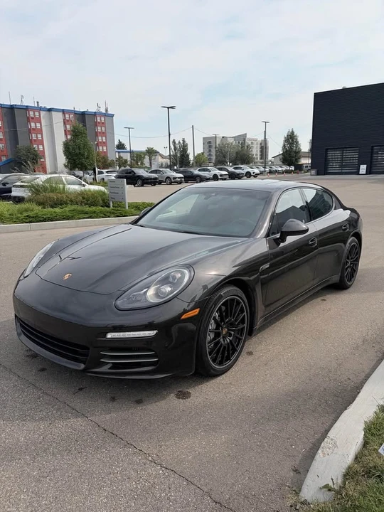 2016 Porsche Panamera - Image 2 of 11