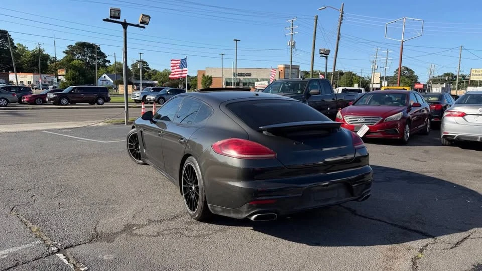 2016 Porsche Panamera - Image 13 of 20