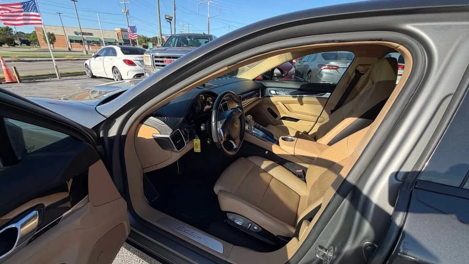 2016 Porsche Panamera - Image 14 of 20