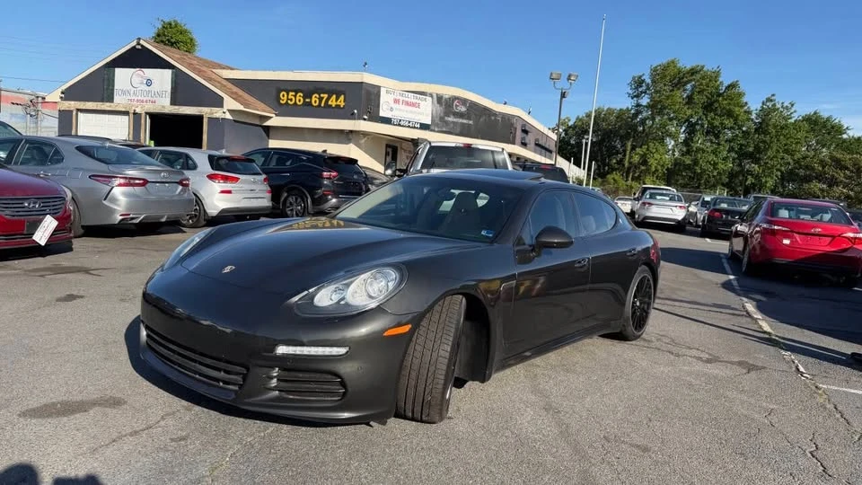 2016 Porsche Panamera - Image 2 of 20