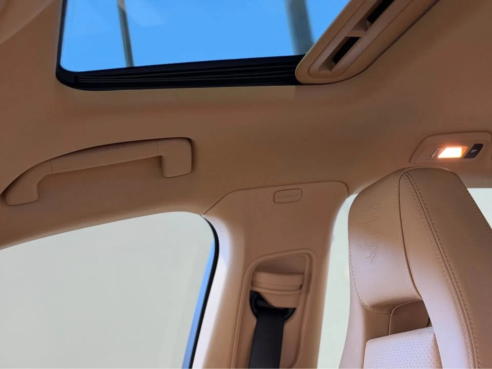 2016 Porsche Panamera - Image 9 of 16