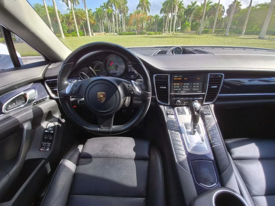 2016 Porsche Panamera - Image 9 of 20