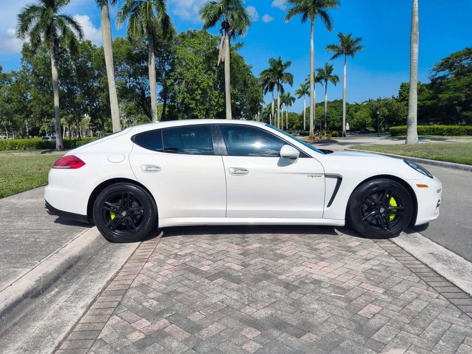 2016 Porsche Panamera - Image 19 of 20