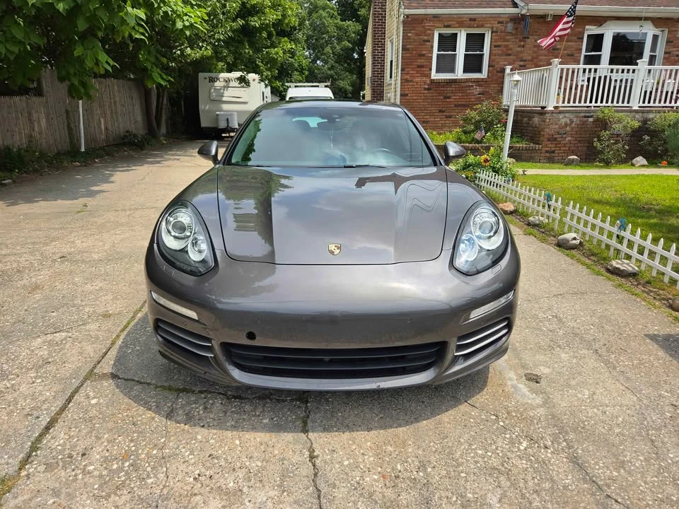 2016 Porsche Panamera - Image 9 of 10