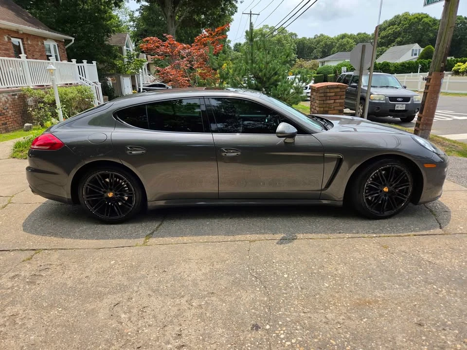 2016 Porsche Panamera - Image 8 of 10