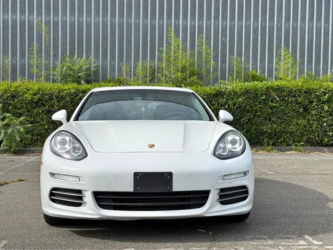 2016 Porsche Panamera