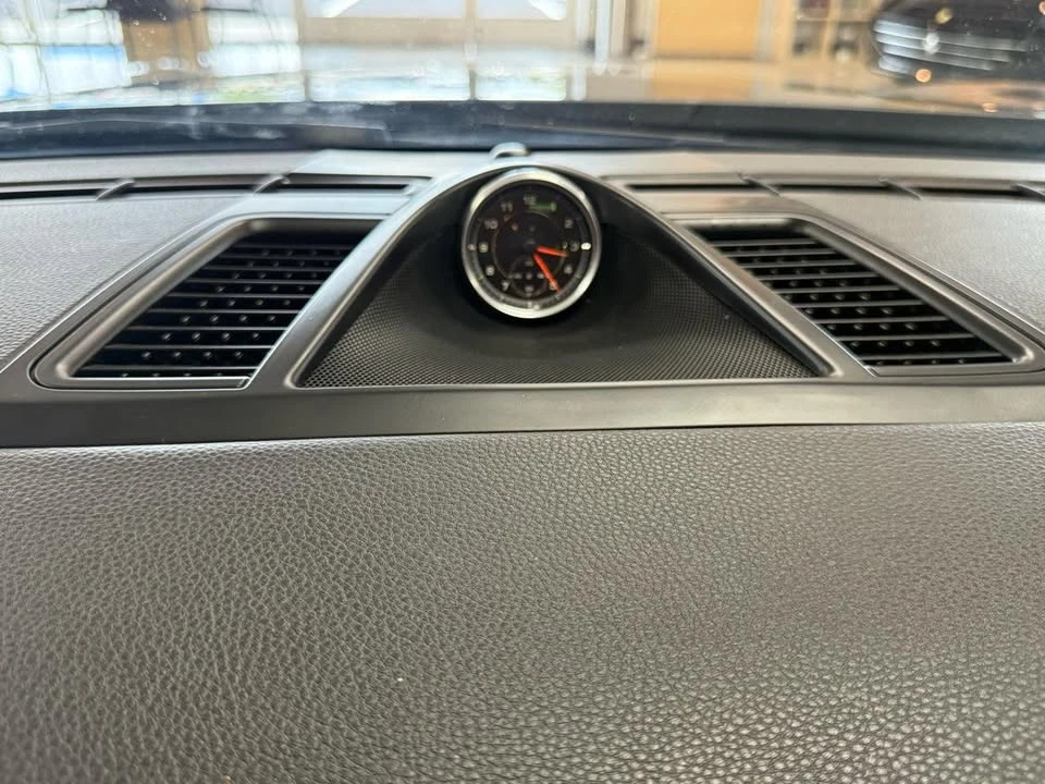 2016 Porsche Panamera - Image 19 of 20