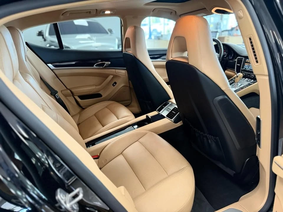 2016 Porsche Panamera - Image 16 of 20