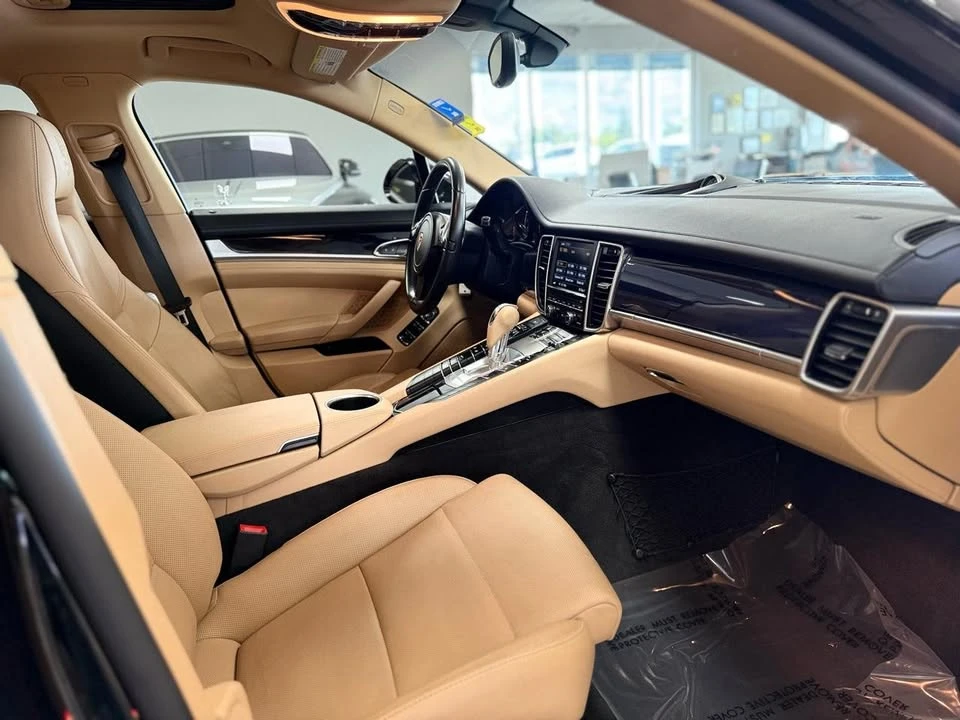 2016 Porsche Panamera - Image 17 of 20