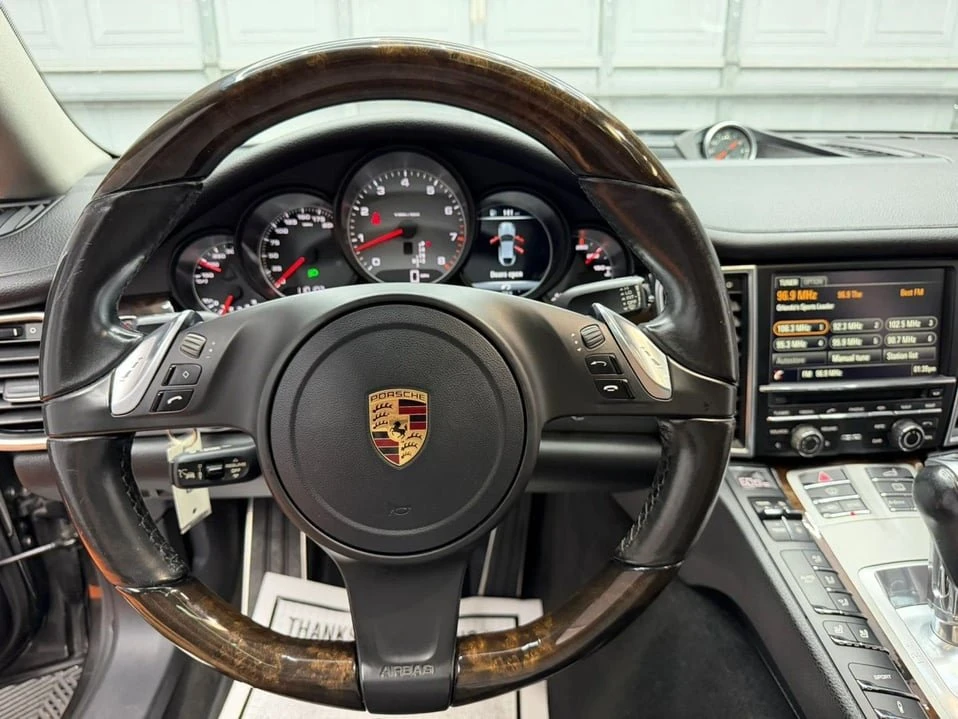 2016 Porsche Panamera - Image 17 of 20