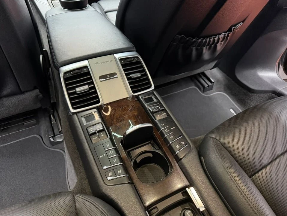 2016 Porsche Panamera - Image 16 of 20