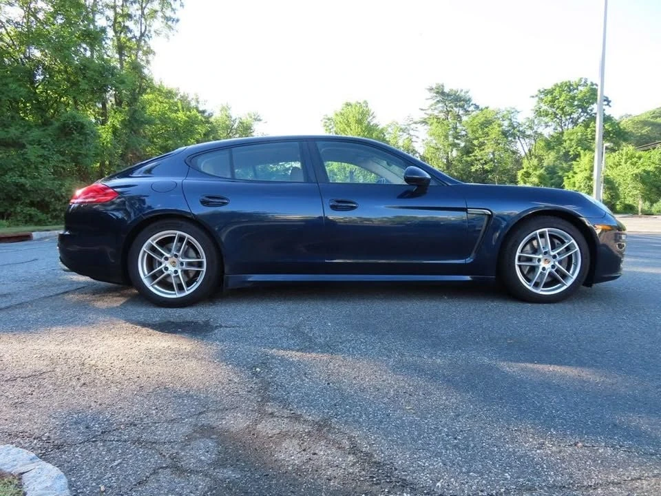 2016 Porsche Panamera - Image 19 of 20