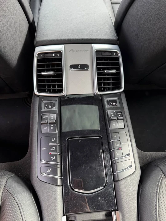 2016 Porsche Panamera - Image 12 of 15